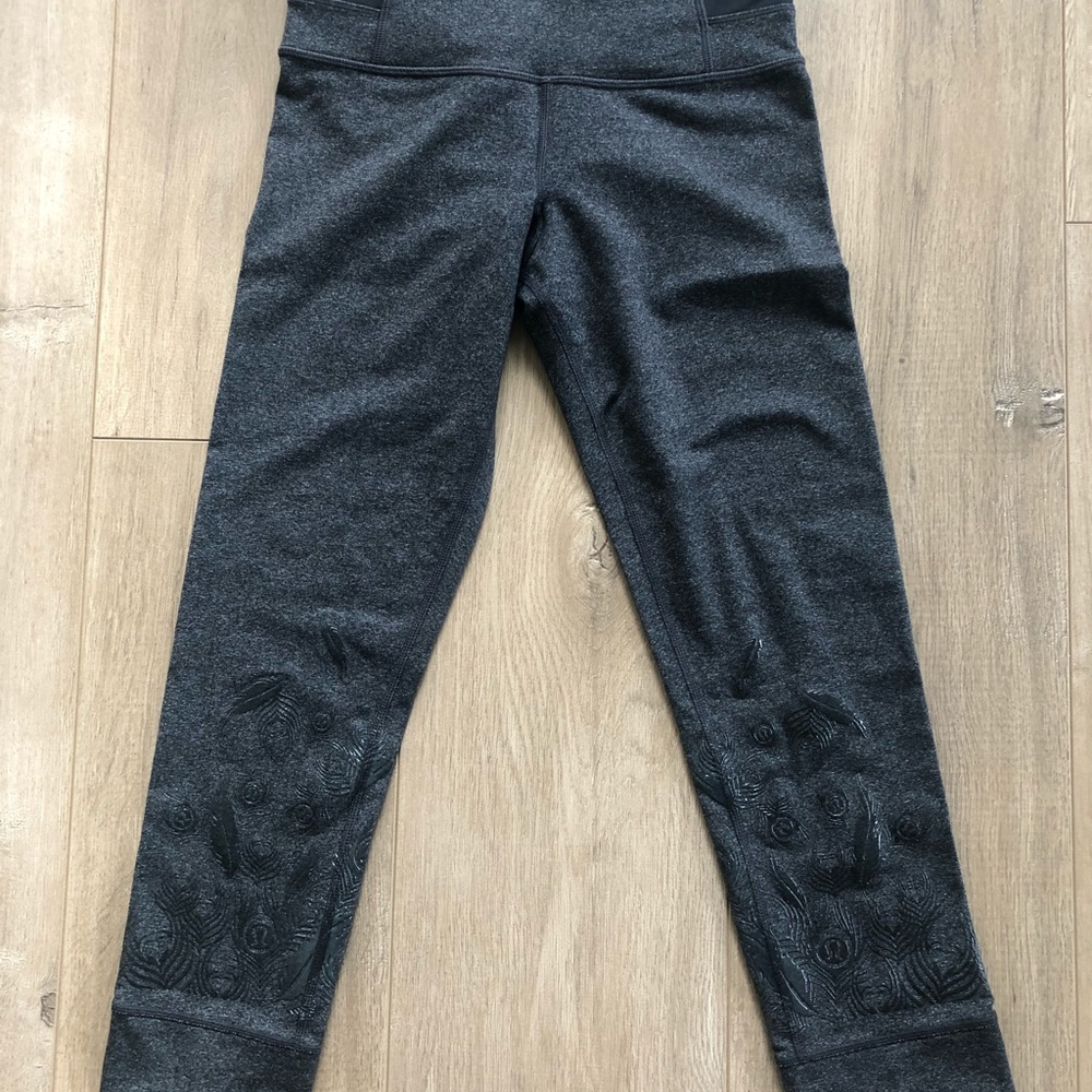 Lululemon acro crop yoga pants